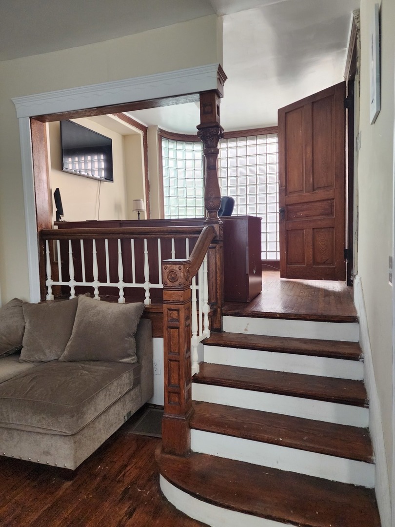 435 West Winneconna Parkway Chicago IL 60620