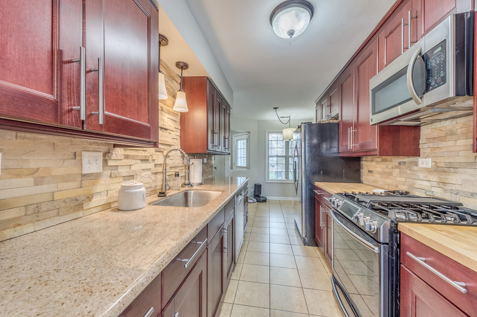 866 Pas Court Naperville IL 60563