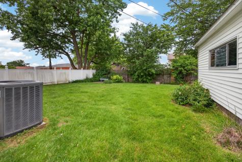 1218 Mt Vernon Drive Bloomington IL 61704