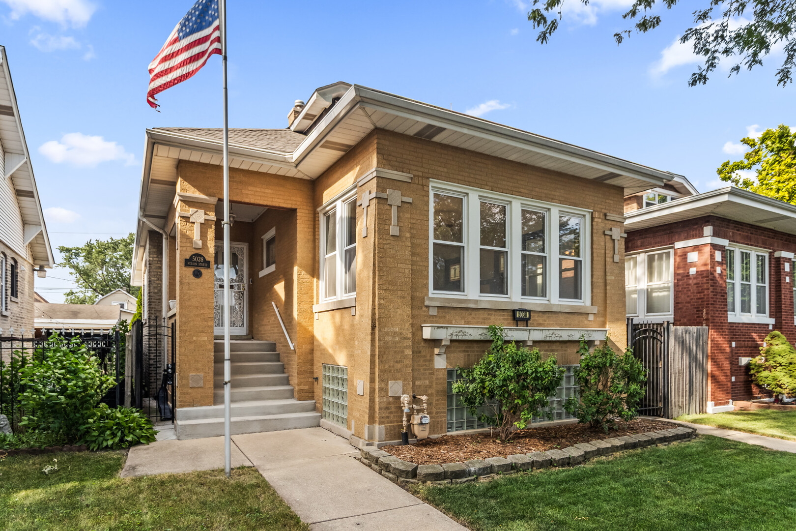5038 West Nelson Street Chicago IL 60641