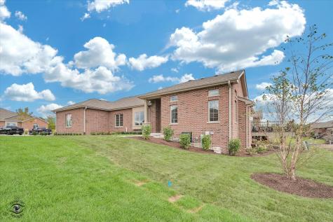8855 Milwaukee Breakwater Drive Frankfort IL 60423