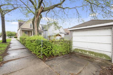 10700 South Avenue G Chicago IL 60617