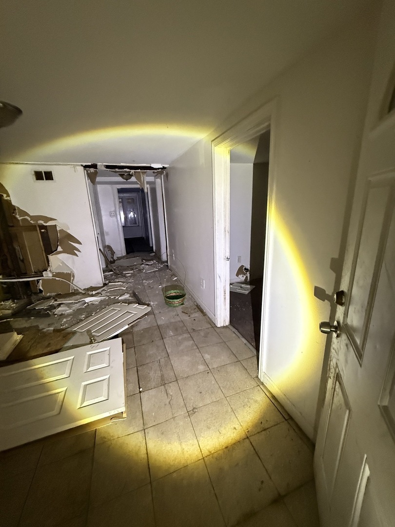 8417 South Escanaba Avenue Chicago IL 60617