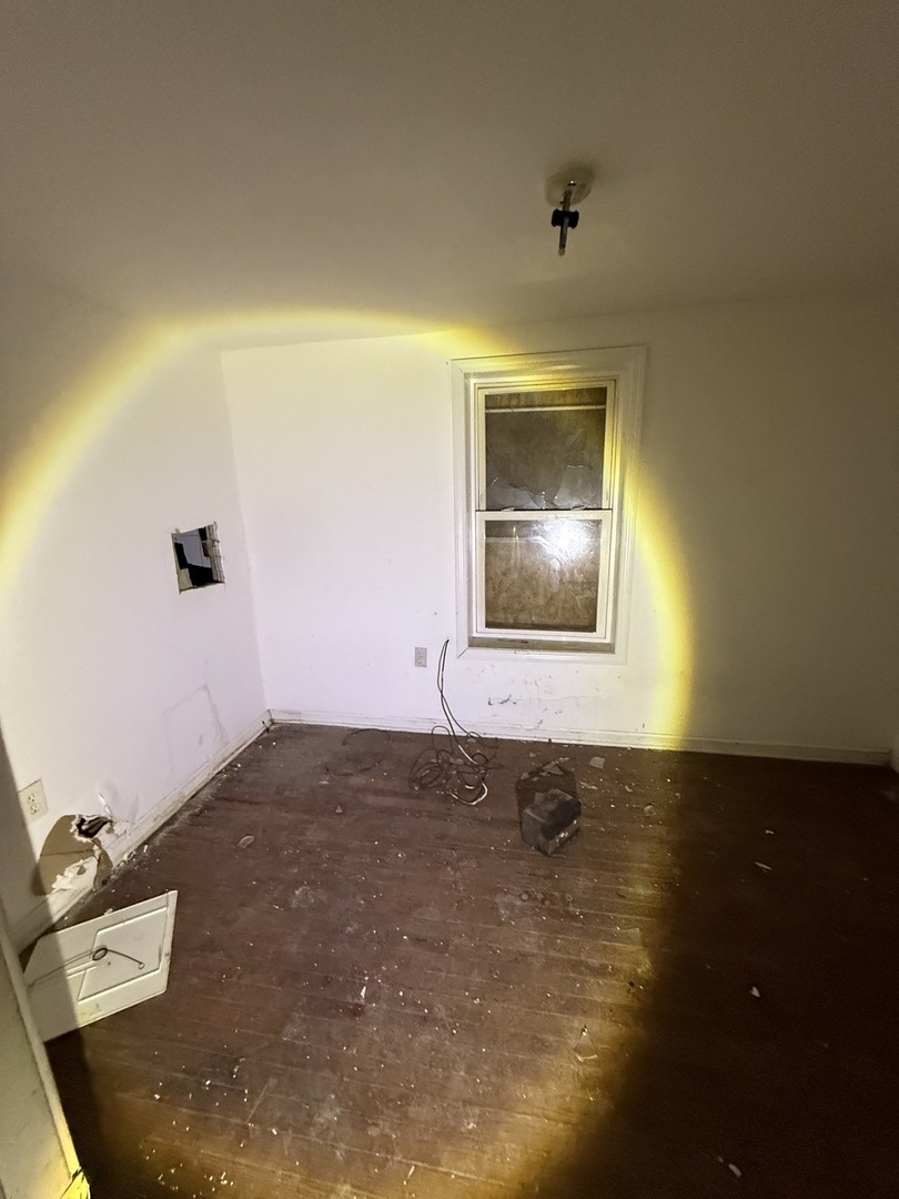 8417 South Escanaba Avenue Chicago IL 60617