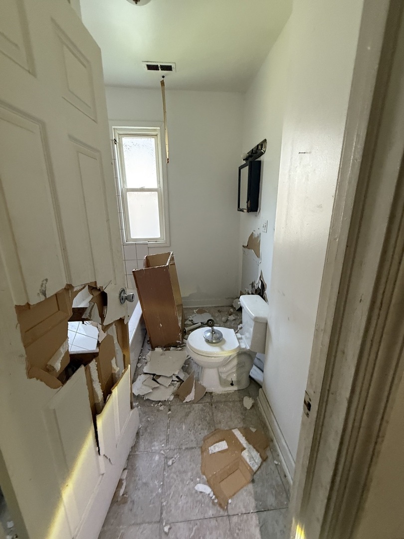 8417 South Escanaba Avenue Chicago IL 60617