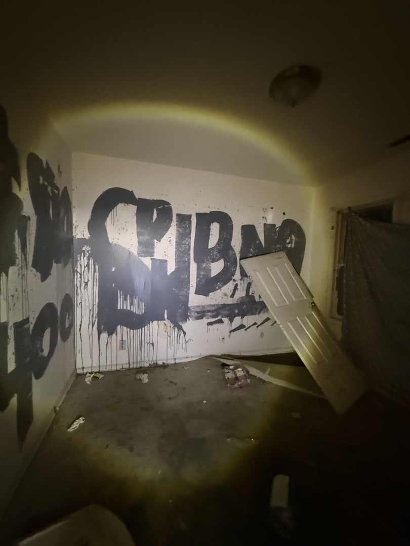 8417 South Escanaba Avenue Chicago IL 60617