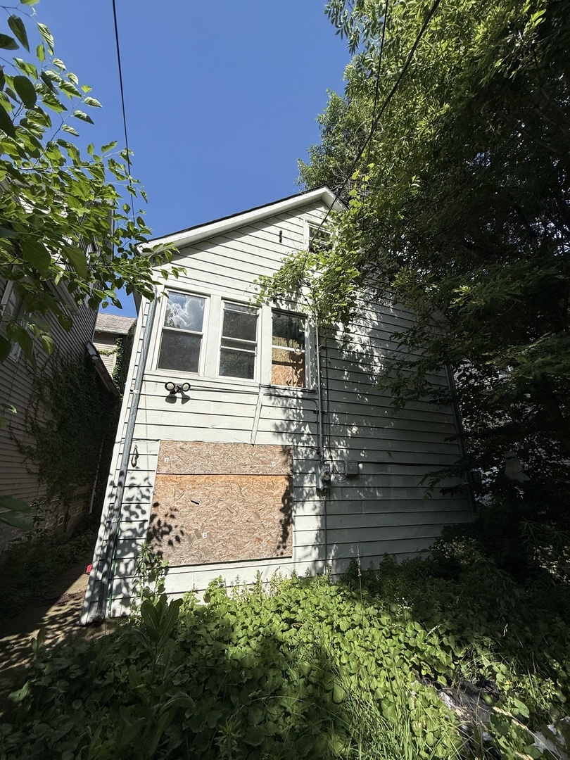 8417 South Escanaba Avenue Chicago IL 60617