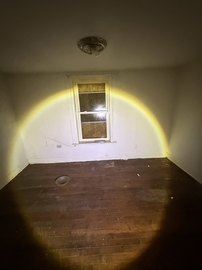 8417 South Escanaba Avenue Chicago IL 60617