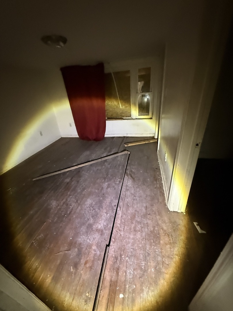 8417 South Escanaba Avenue Chicago IL 60617