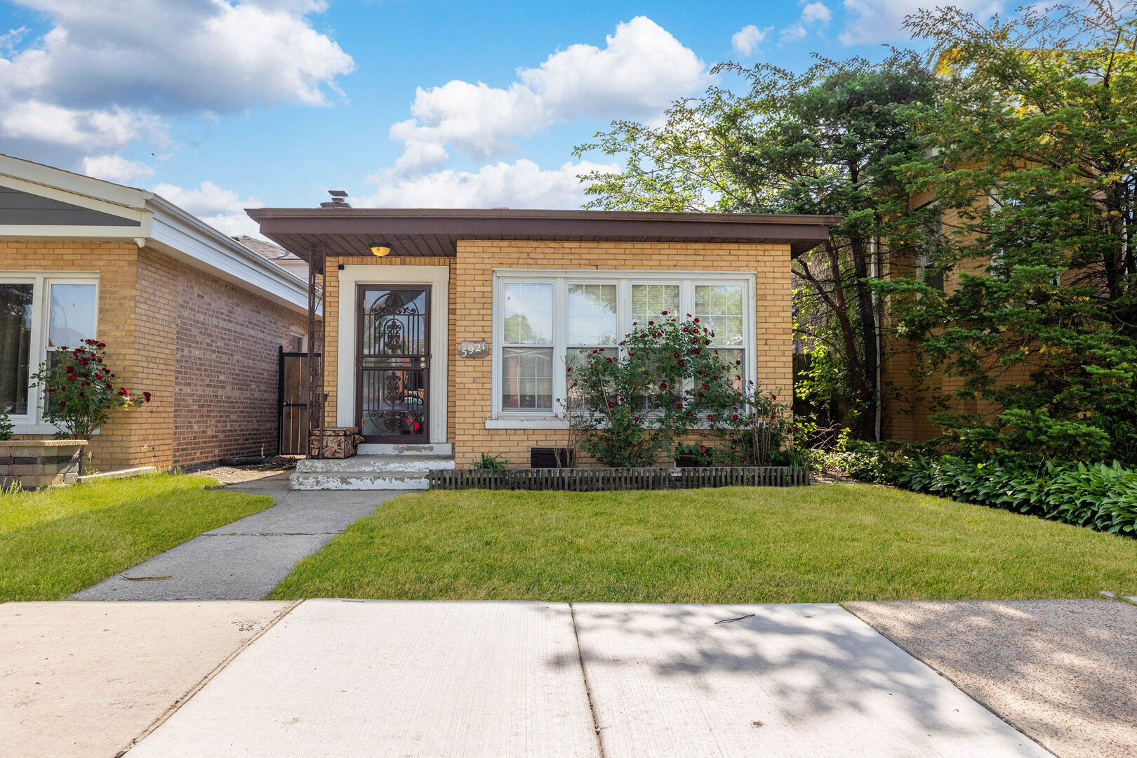 5921 South Sawyer Avenue Chicago IL 60629