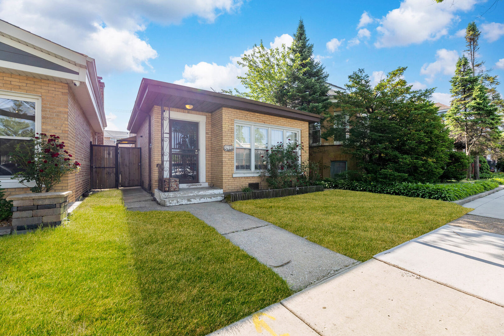 5921 South Sawyer Avenue Chicago IL 60629