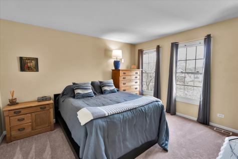 415 Mallard Point Drive North Aurora IL 60542