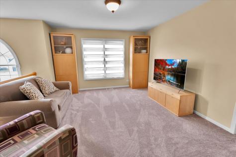 415 Mallard Point Drive North Aurora IL 60542