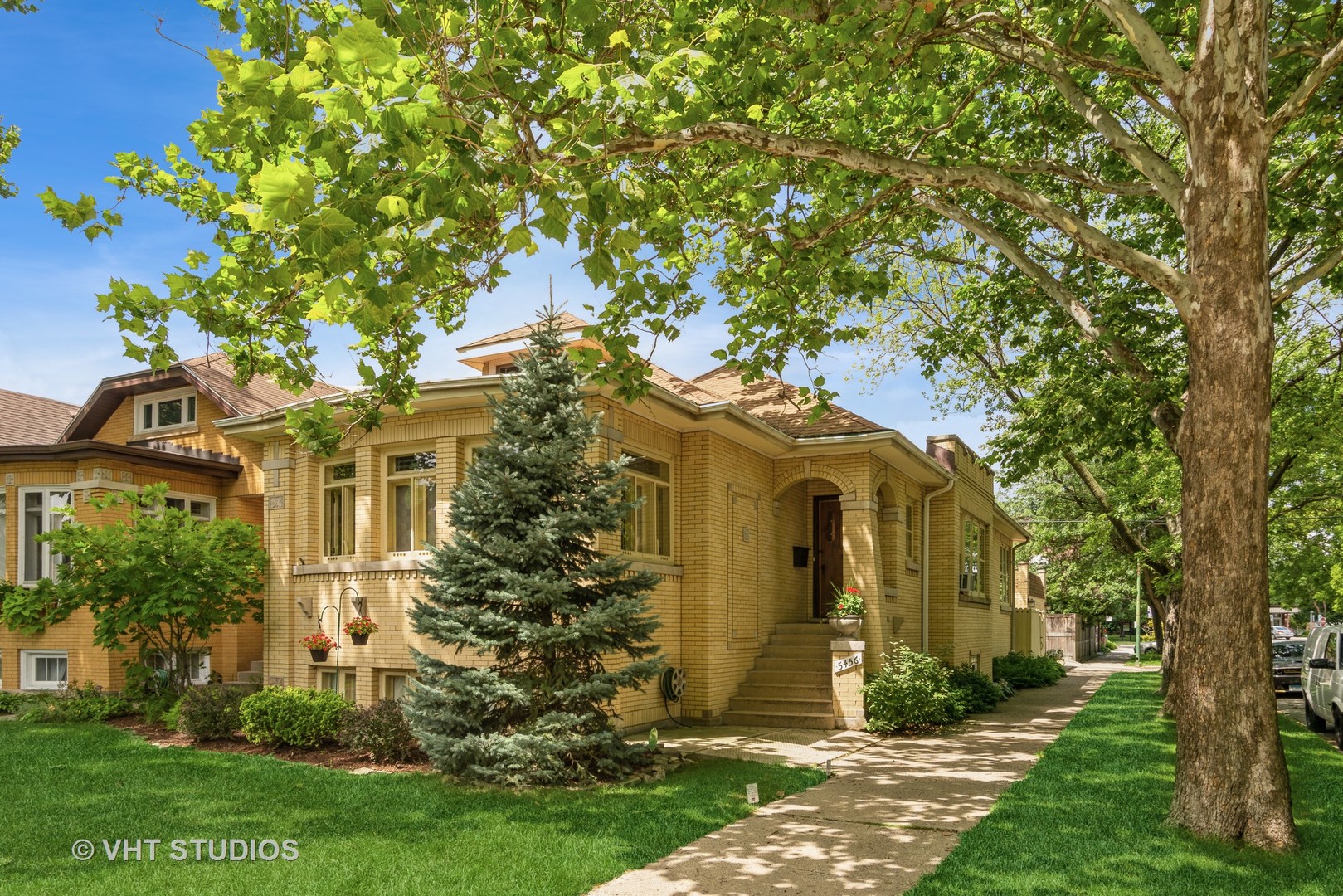 5456 North Bernard Street Chicago IL 60625