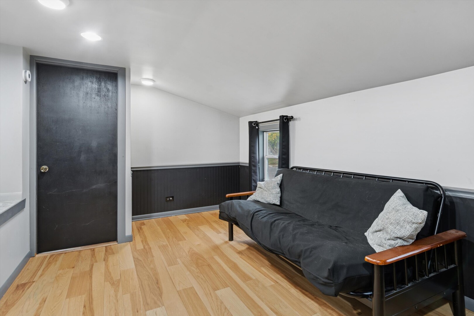 907 Maple Avenue Lisle IL 60532