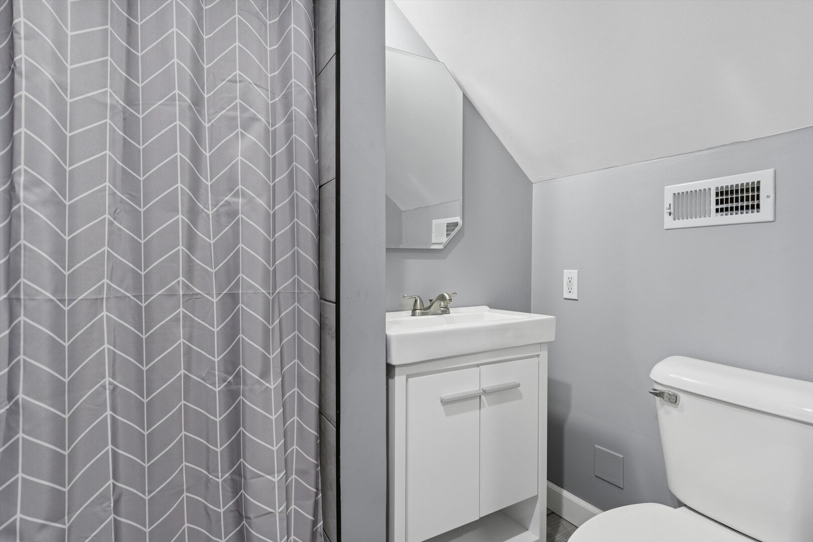 907 Maple Avenue Lisle IL 60532