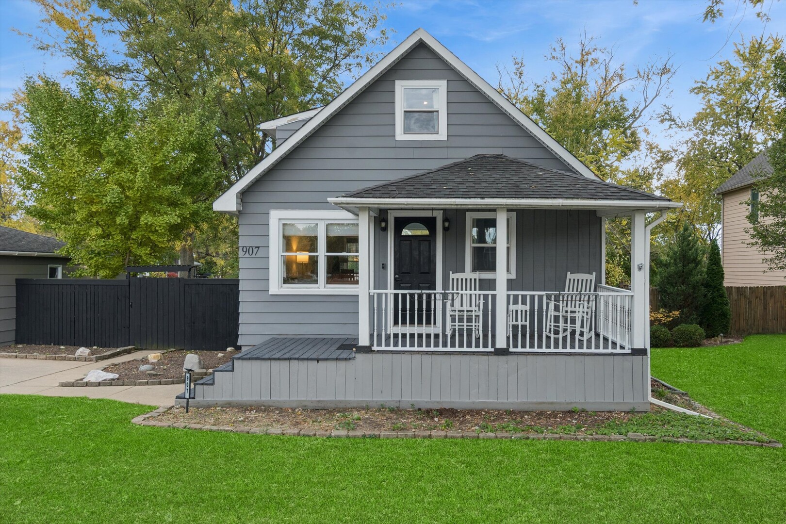 907 Maple Avenue Lisle IL 60532