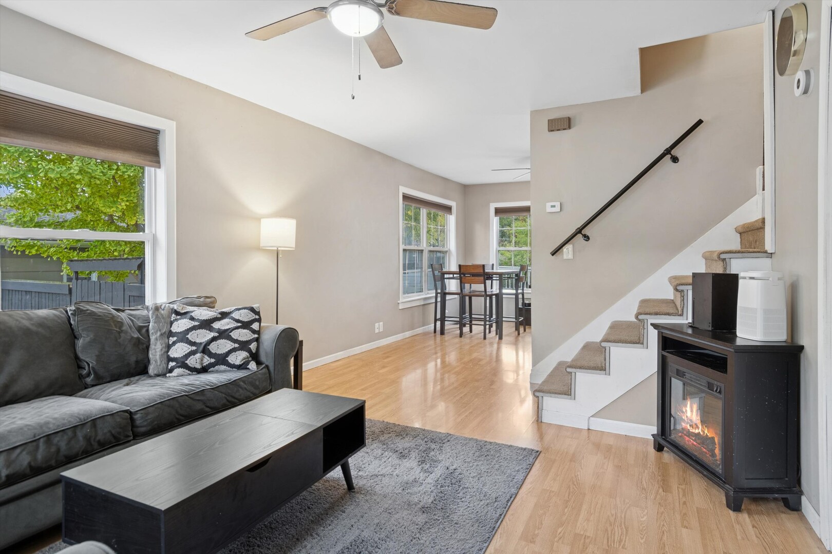 907 Maple Avenue Lisle IL 60532