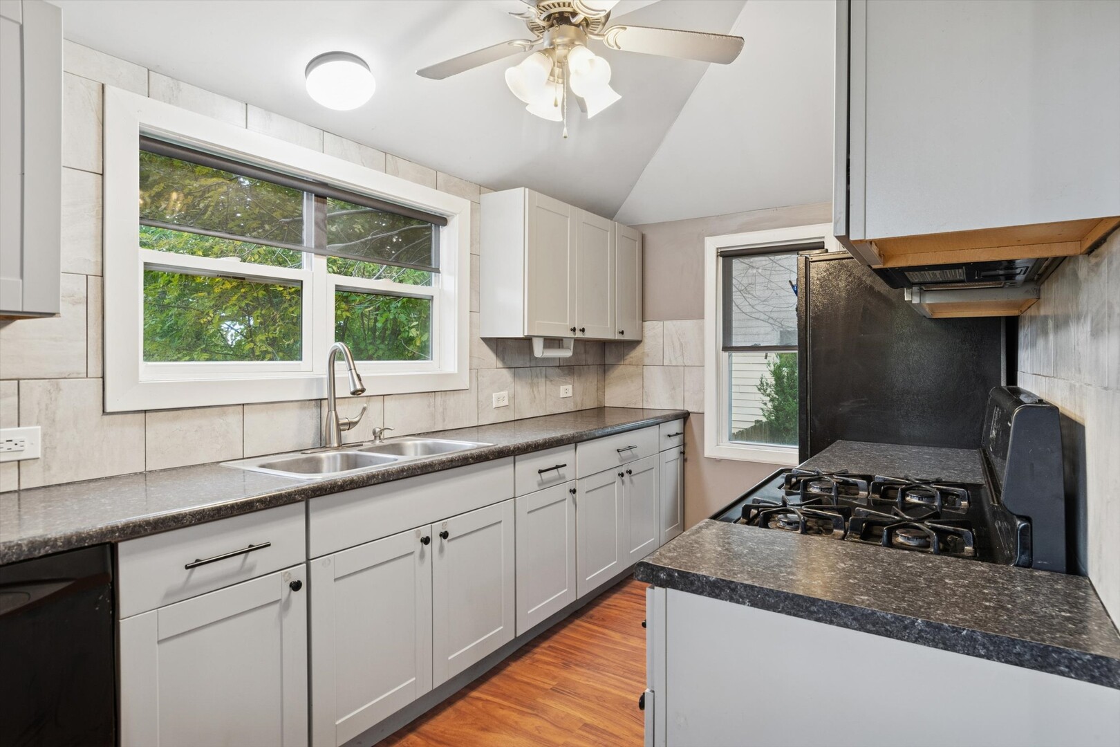 907 Maple Avenue Lisle IL 60532