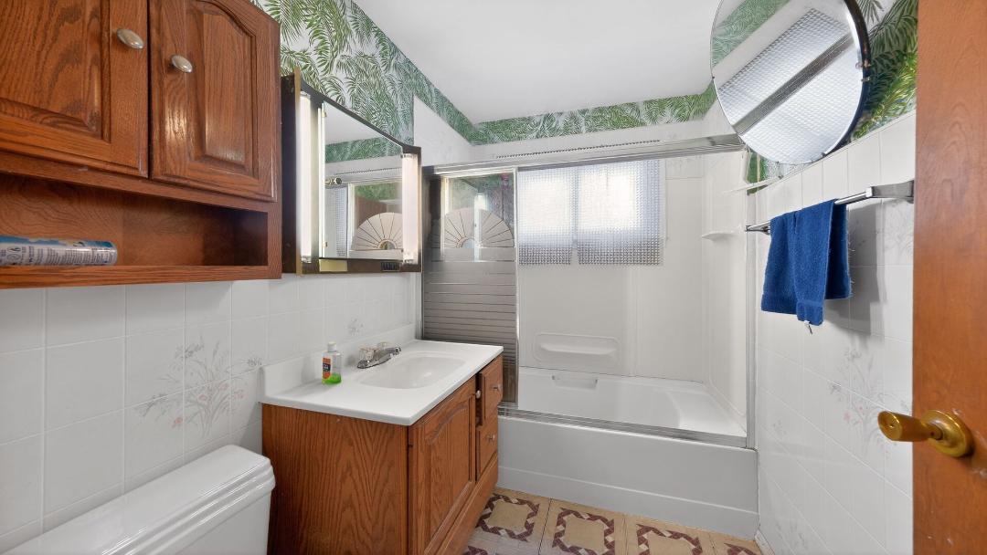 624 West Merle Avenue Villa Park IL 60181
