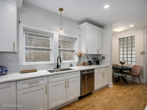 3742 Clinton Avenue Berwyn IL 60402