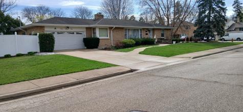 971 Demmond Street Elgin IL 60123