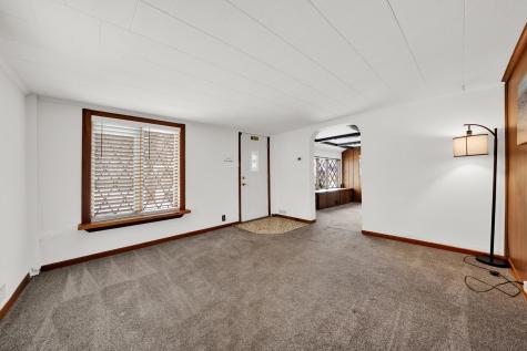 541 Charles Street Aurora IL 60506