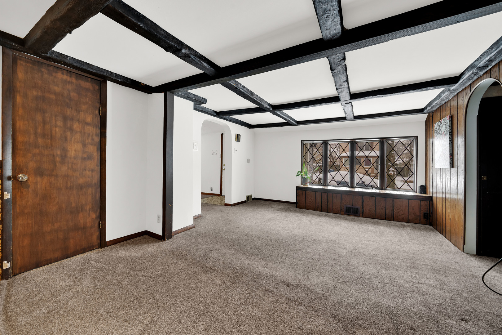 541 Charles Street Aurora IL 60506