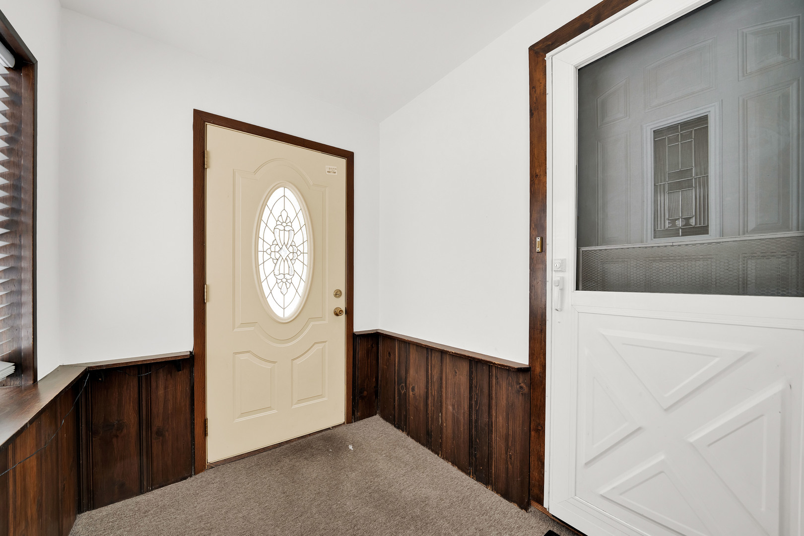 541 Charles Street Aurora IL 60506