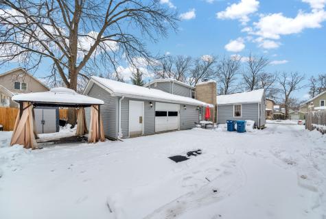 541 Charles Street Aurora IL 60506