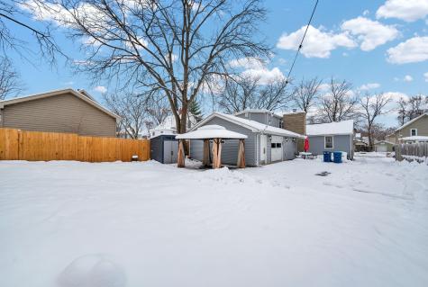541 Charles Street Aurora IL 60506