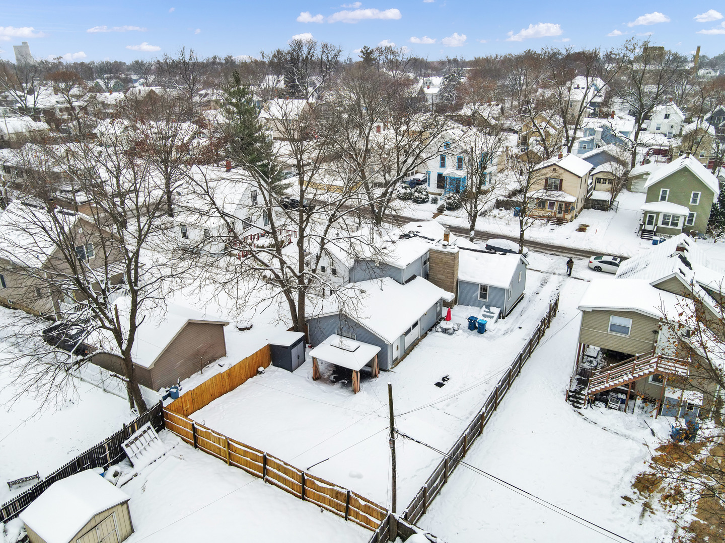 541 Charles Street Aurora IL 60506