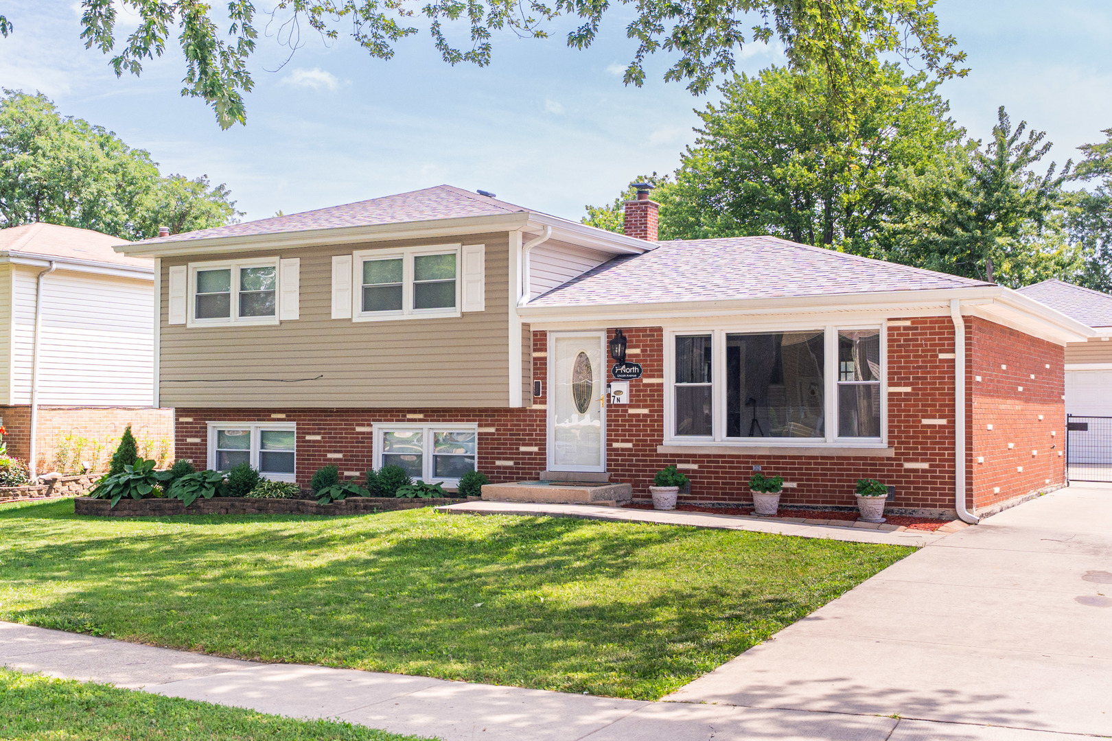 7 North Lincoln Avenue Addison IL 60101
