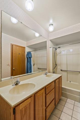2410 East Northwood Court Arlington Heights IL 60004