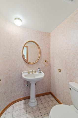 2410 East Northwood Court Arlington Heights IL 60004