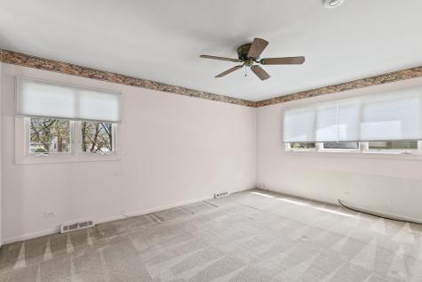 2410 East Northwood Court Arlington Heights IL 60004