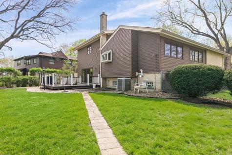 2410 East Northwood Court Arlington Heights IL 60004