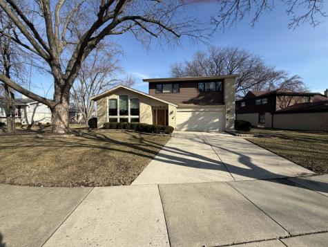 2410 East Northwood Court Arlington Heights IL 60004