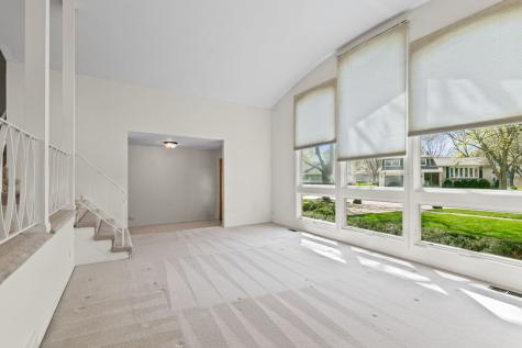 2410 East Northwood Court Arlington Heights IL 60004