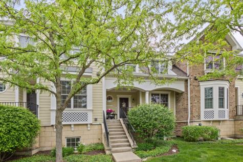 1907 Lynn Circle Libertyville IL 60048