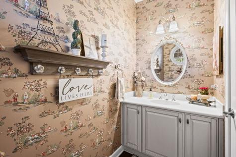 1907 Lynn Circle Libertyville IL 60048