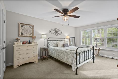 1907 Lynn Circle Libertyville IL 60048
