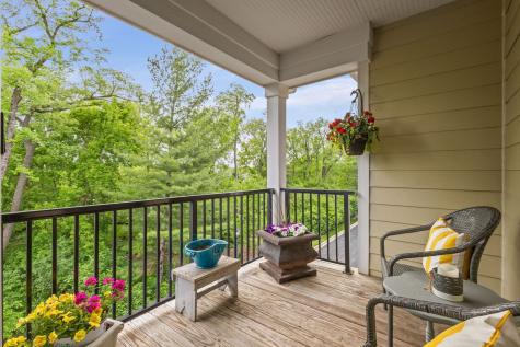 1907 Lynn Circle Libertyville IL 60048