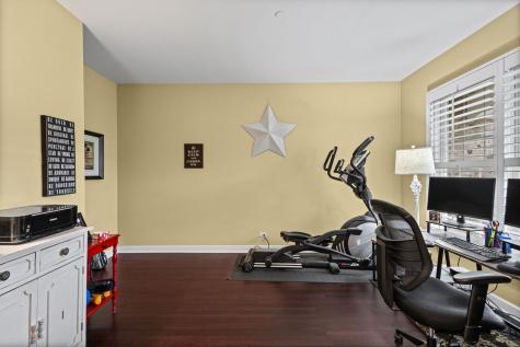 1907 Lynn Circle Libertyville IL 60048