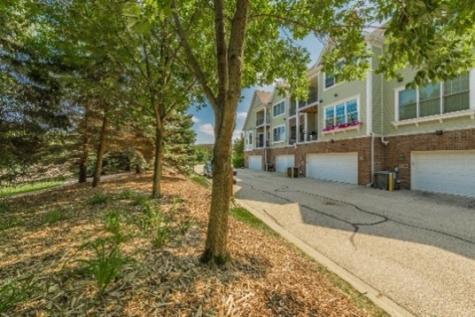 1907 Lynn Circle Libertyville IL 60048
