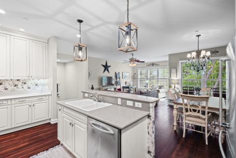 1907 Lynn Circle Libertyville IL 60048