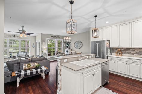 1907 Lynn Circle Libertyville IL 60048