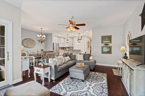 1907 Lynn Circle Libertyville IL 60048