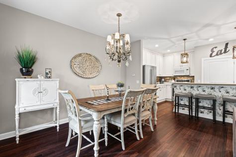 1907 Lynn Circle Libertyville IL 60048
