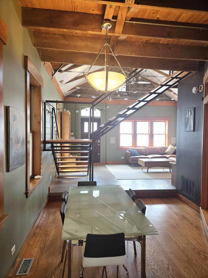 1734 West Beach Avenue Chicago IL 60612